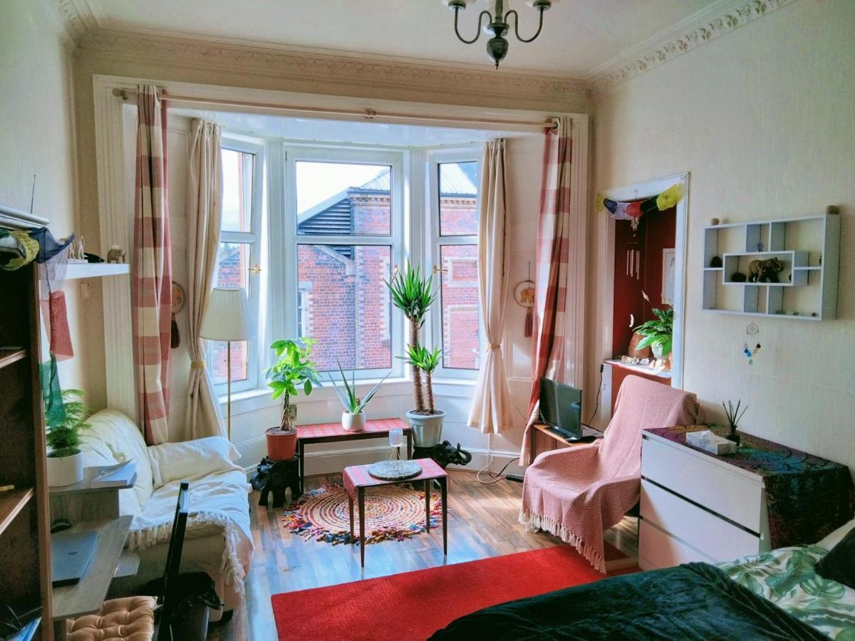 Spacious Flat In Bridgeton, Glasgow Ngoại thất bức ảnh