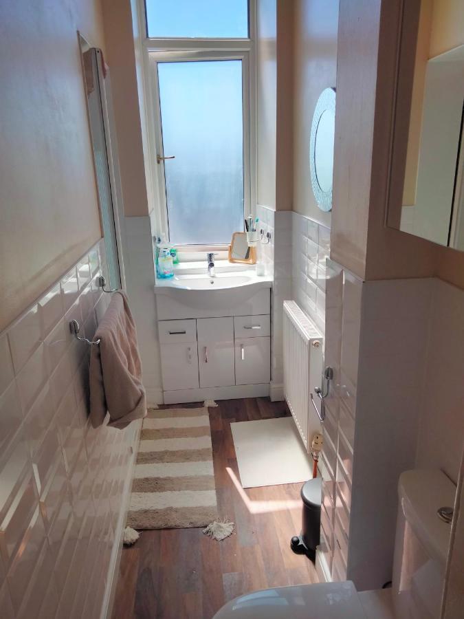 Spacious Flat In Bridgeton, Glasgow Ngoại thất bức ảnh